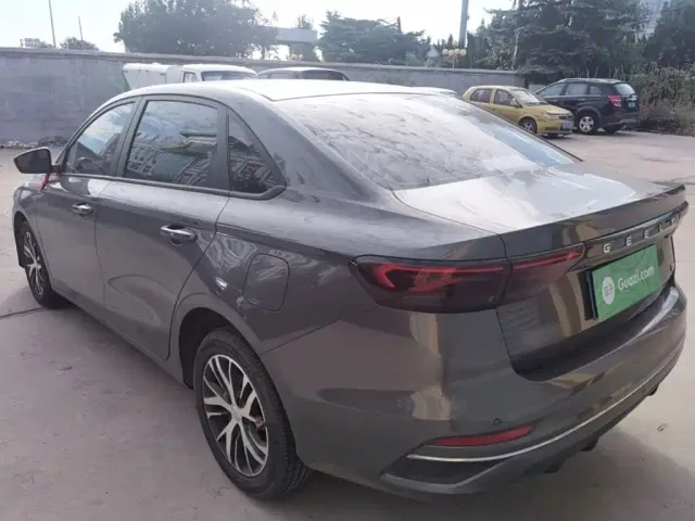Geely Emgrand — Фото автомобиля 4