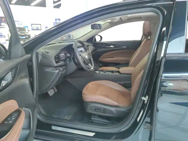 Buick Regal — Фото автомобиля 9