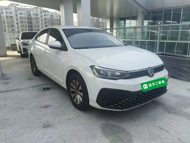 Volkswagen Lavida — Фото автомобиля 3