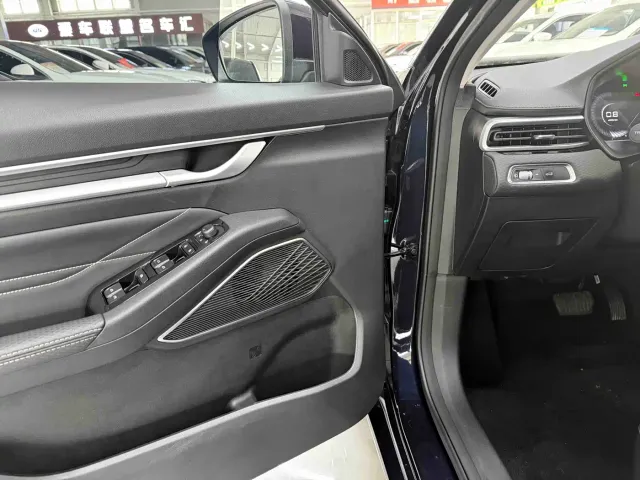 Geely Emgrand — Фото автомобиля 9