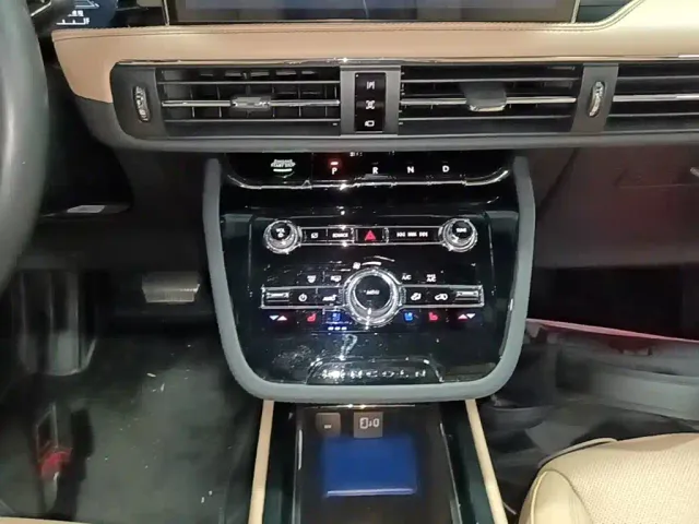 Lincoln Corsair — Фото автомобиля 13