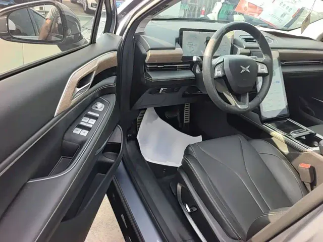Xpeng P5 — Фото автомобиля 15