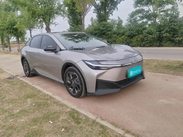 Toyota bZ3 — Фото автомобиля 2