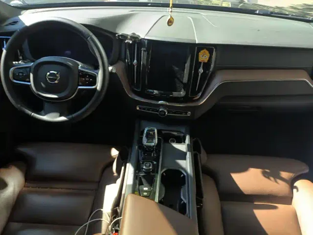 Volvo XC60 — Фото автомобиля 12