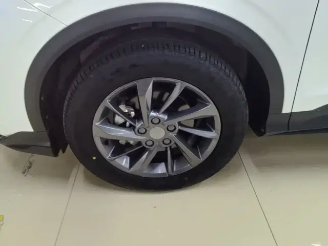 Geely Binyue — Фото автомобиля 22