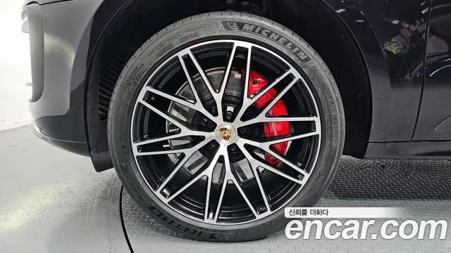 Porsche Macan — Фото автомобиля 5