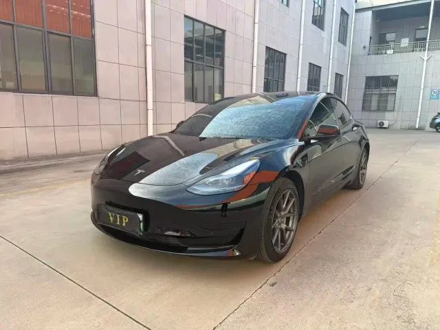 Фотография автомобиля — Tesla Model 3