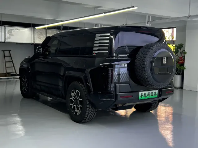 BYD U8 — Фото автомобиля 11
