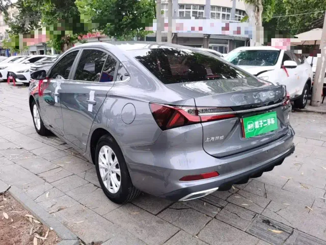 Roewe i5 — Фото автомобиля 4