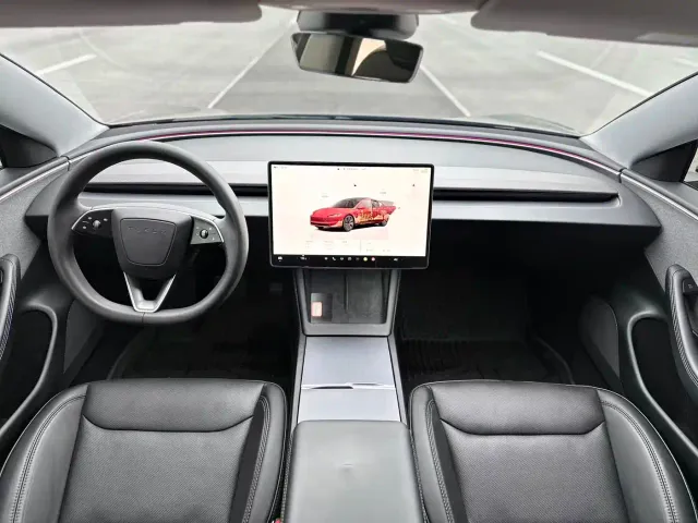 Tesla Model 3 — Фото автомобиля 12