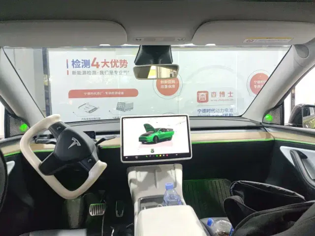 Tesla Model Y — Фото автомобиля 5