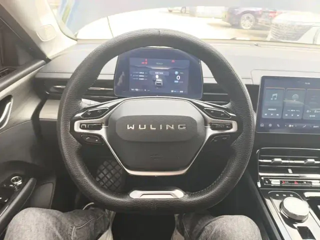 Wuling Starlight — Фото автомобиля 10