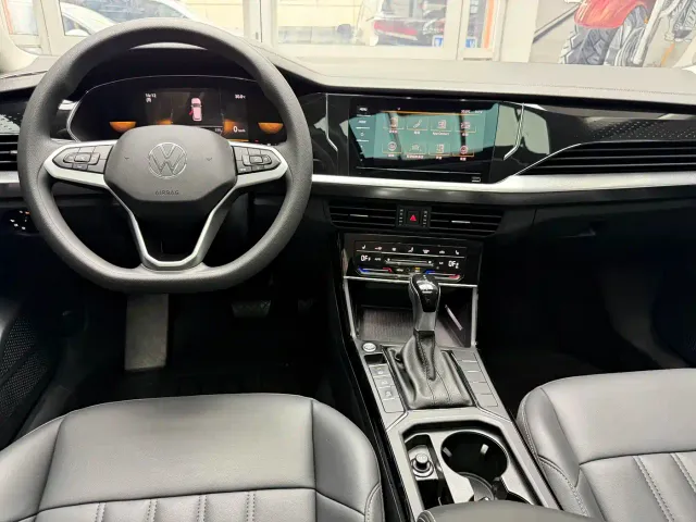 Volkswagen Passat — Фото автомобиля 10
