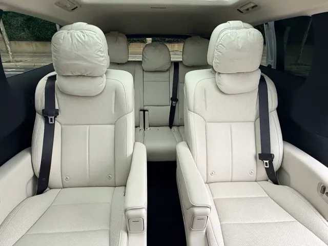 Li Auto MEGA — Фото автомобиля 9
