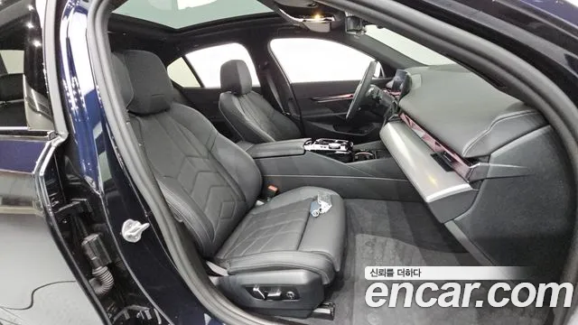BMW 5 Series — Фото автомобиля 18