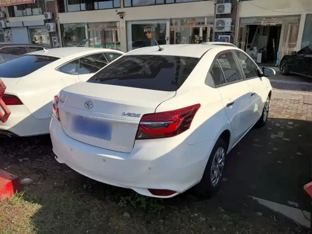 Toyota Vios — Фото автомобиля 6