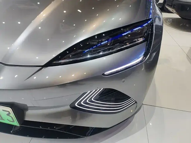 BYD Seal — Фото автомобиля 23
