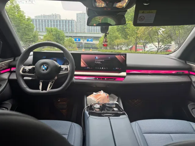 BMW 5 Series — Фото автомобиля 6