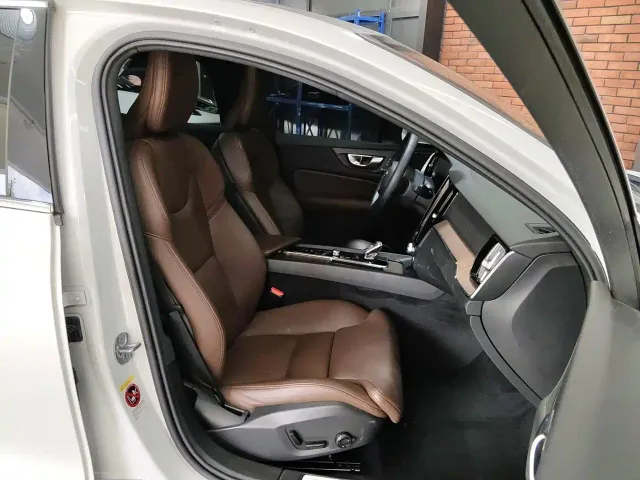 Volvo S60 — Фото автомобиля 10