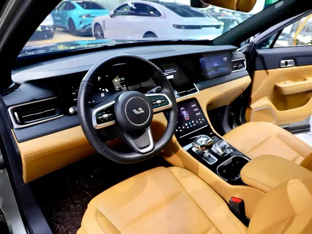 Li Auto ONE — Фото автомобиля 9