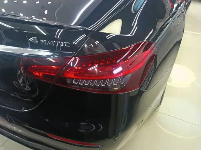 Mercedes-Benz E-Class — Фото автомобиля 23