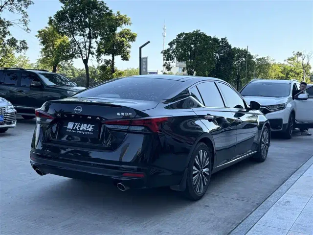 Nissan Teana — Фото автомобиля 9
