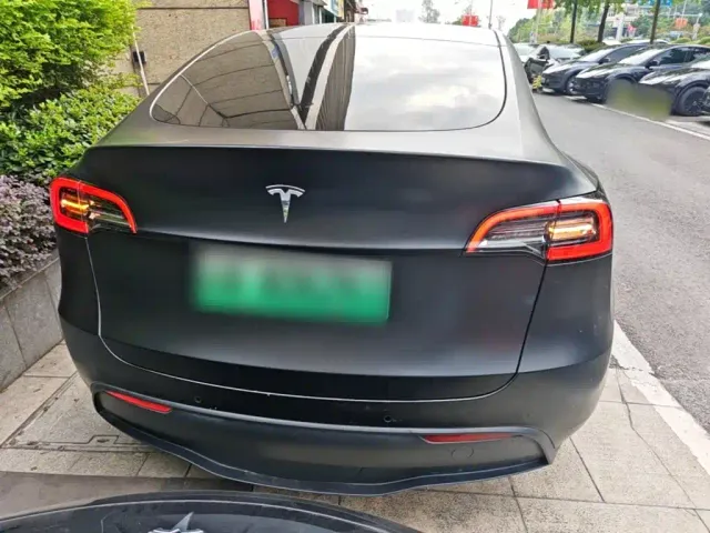 Tesla Model Y — Фото автомобиля 5