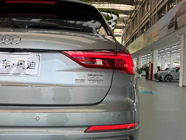 Audi Q3 — Фото автомобиля 8