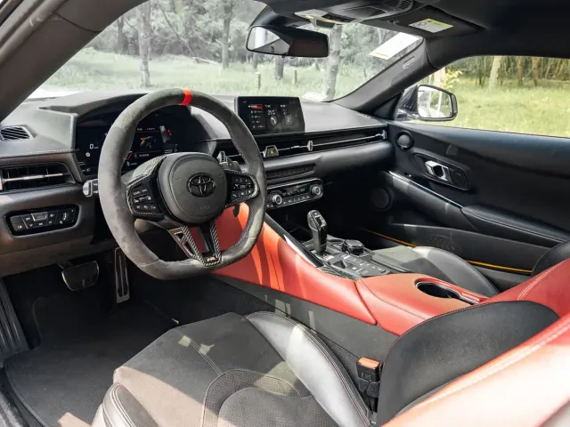 Toyota Supra — Фото автомобиля 4