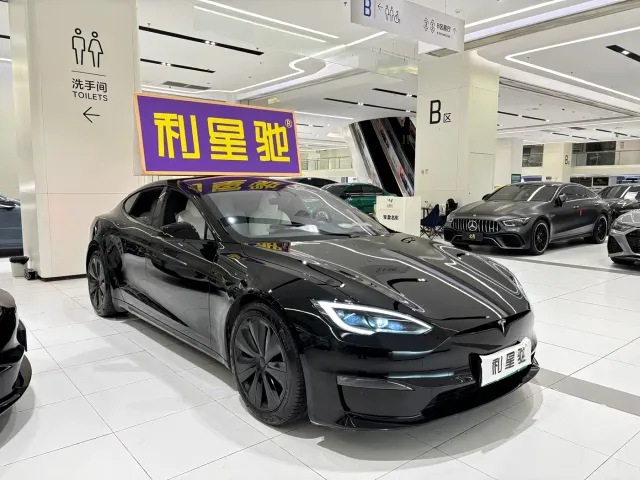 Tesla Model S — Фото автомобиля 2