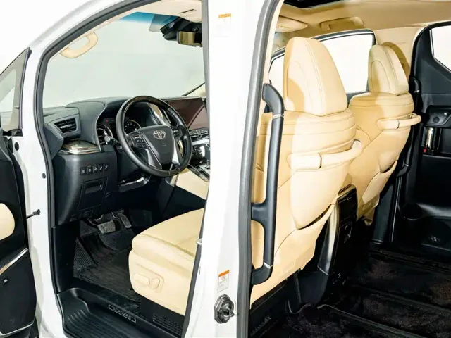 Toyota Alphard — Фото автомобиля 18