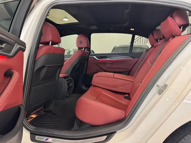 BMW 5 Series — Фото автомобиля 9