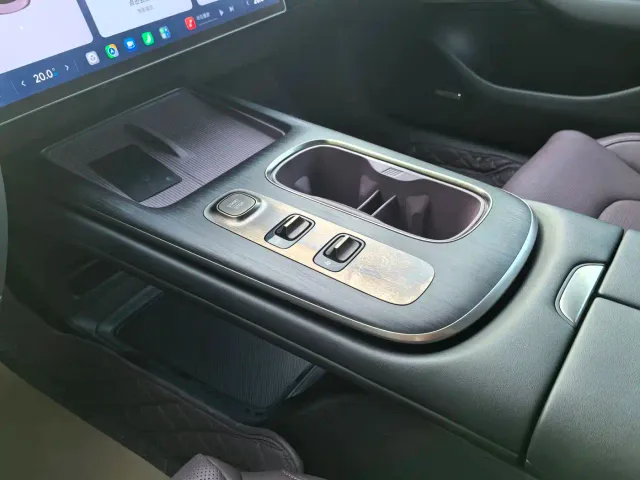 Xiaomi SU7 — Фото автомобиля 9