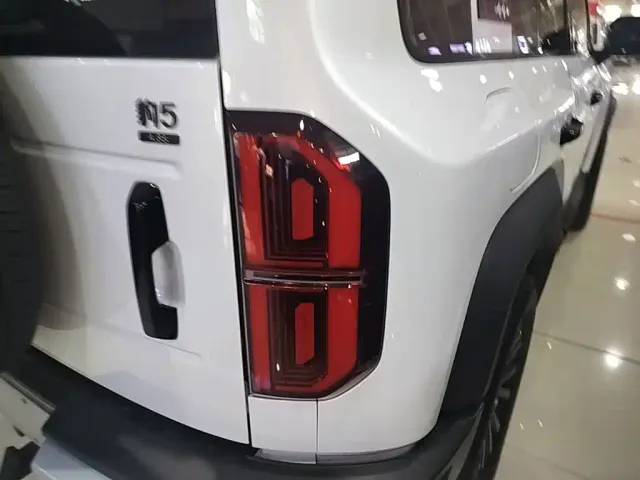 BYD FangChengBao Leopard 5 — Фото автомобиля 7