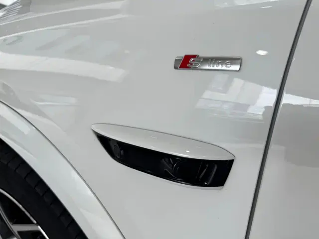 Audi Q6L e-tron — Фото автомобиля 17