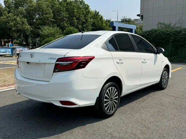 Toyota Vios — Фото автомобиля 9