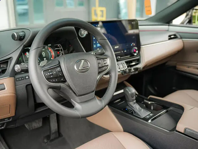 Lexus ES — Фото автомобиля 11