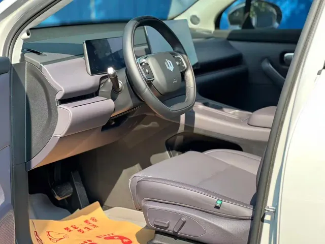 Leapmotor C10 — Фото автомобиля 11