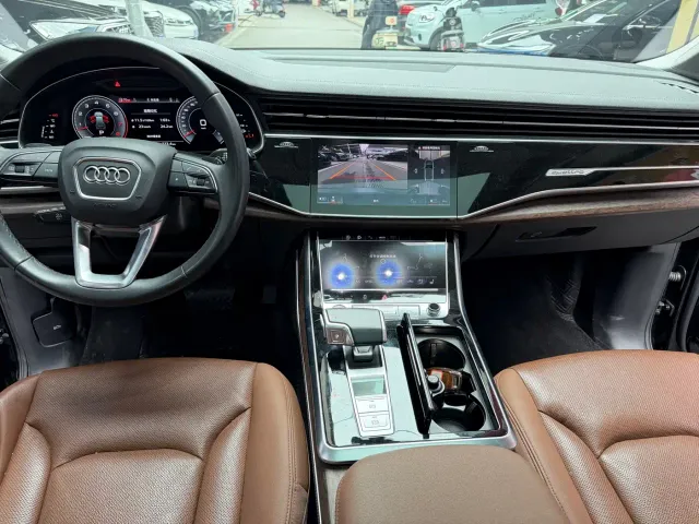 Audi Q7 — Фото автомобиля 14