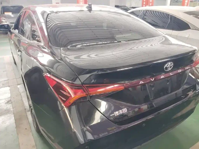 Toyota Avalon — Фото автомобиля 4