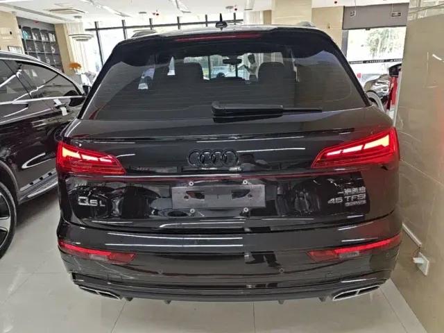 Audi Q5L — Фото автомобиля 5