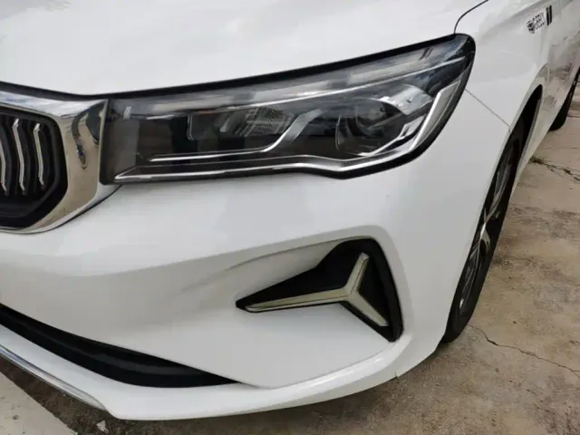 Geely Emgrand — Фото автомобиля 23