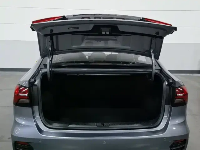 Roewe i5 — Фото автомобиля 16