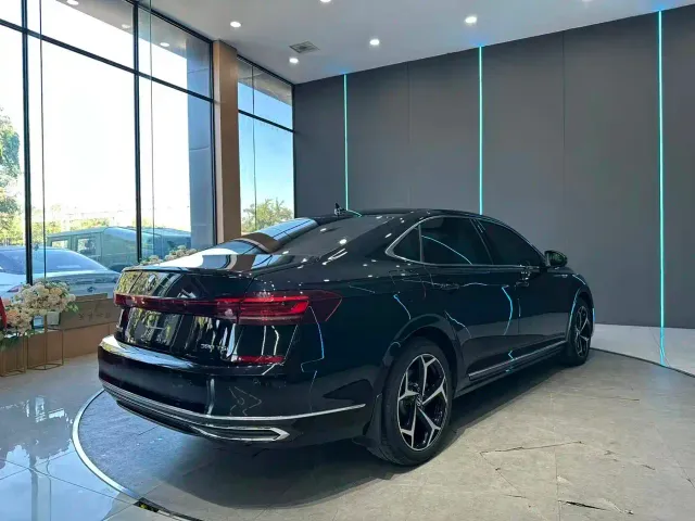 Volkswagen Passat — Фото автомобиля 8