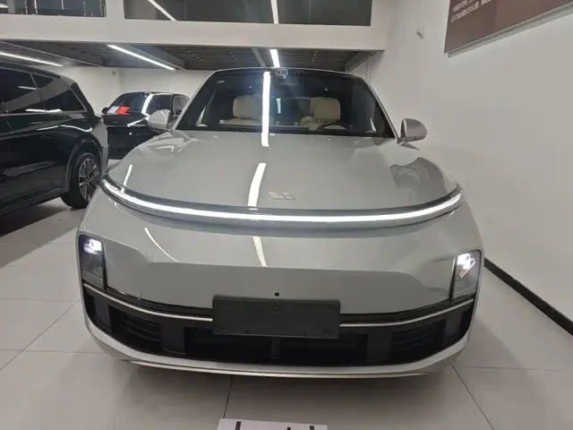 Li Auto L9 — Фото автомобиля 2