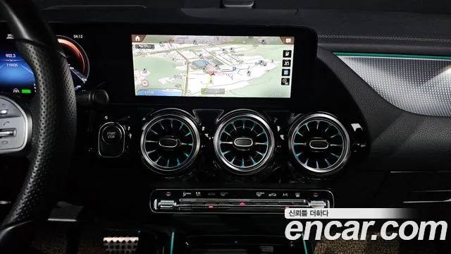 Mercedes-Benz EQA — Фото автомобиля 11