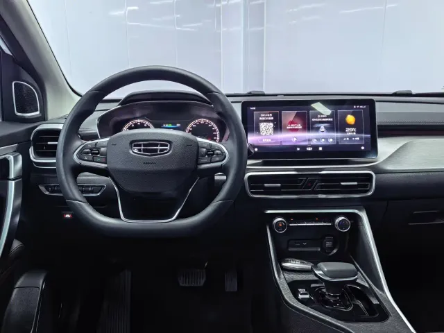 Geely Binyue — Фото автомобиля 7