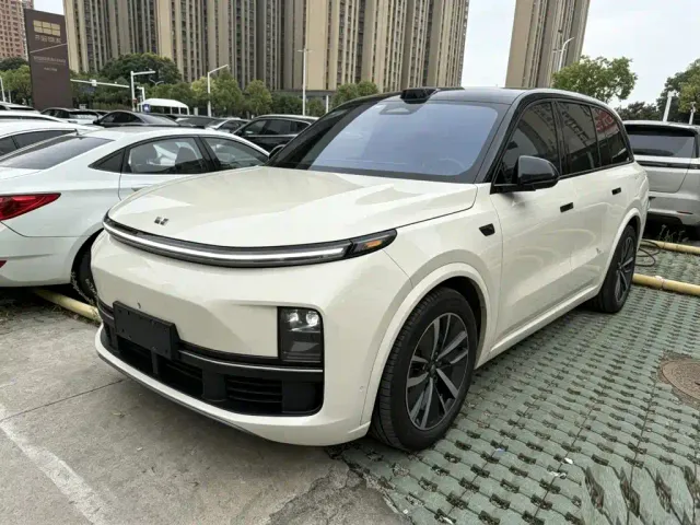 Фотография автомобиля — Li Auto L8