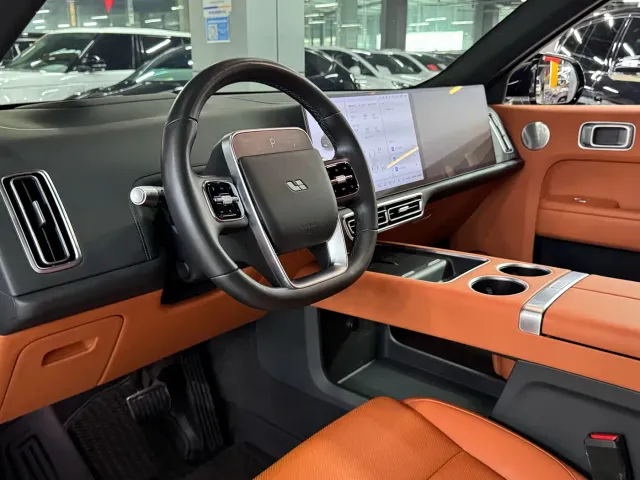 Li Auto L9 — Фото автомобиля 9