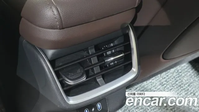 Hyundai Grandeur GN7 — Фото автомобиля 30